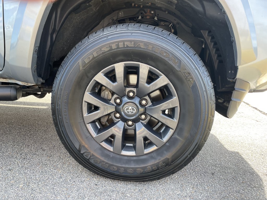 Used 2023 Toyota Tacoma SR5 w/ Technology Package AWD/4WD image 11