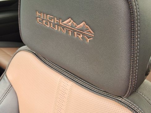 Used 2025 Chevrolet Silverado 2500 High Country w/ High Country Premium Package AWD/4WD image 16