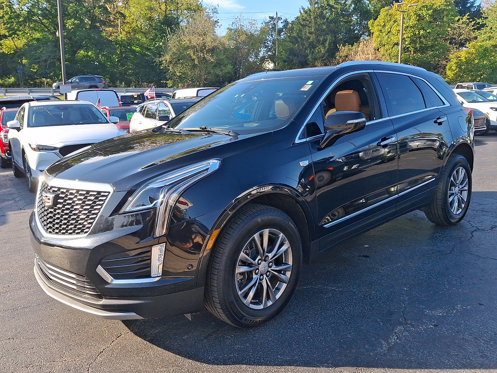 Used 2023 Cadillac XT5 Premium Luxury w/ Technology Package FWD image 3