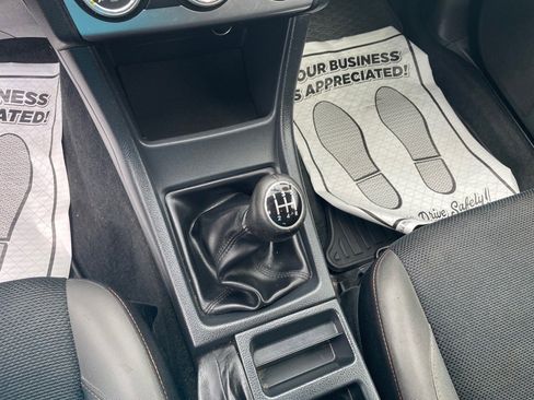 Used 2016 Subaru Crosstrek 2.0i Premium image 16