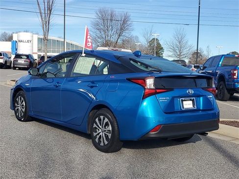 Used 2020 Toyota Prius XLE image 6