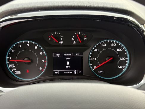 Used 2022 Chevrolet Traverse LS FWD image 27