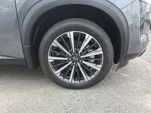 New 2026 Nissan Pathfinder Platinum image 12