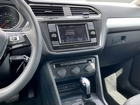 Used 2018 Volkswagen Tiguan S FWD image 6