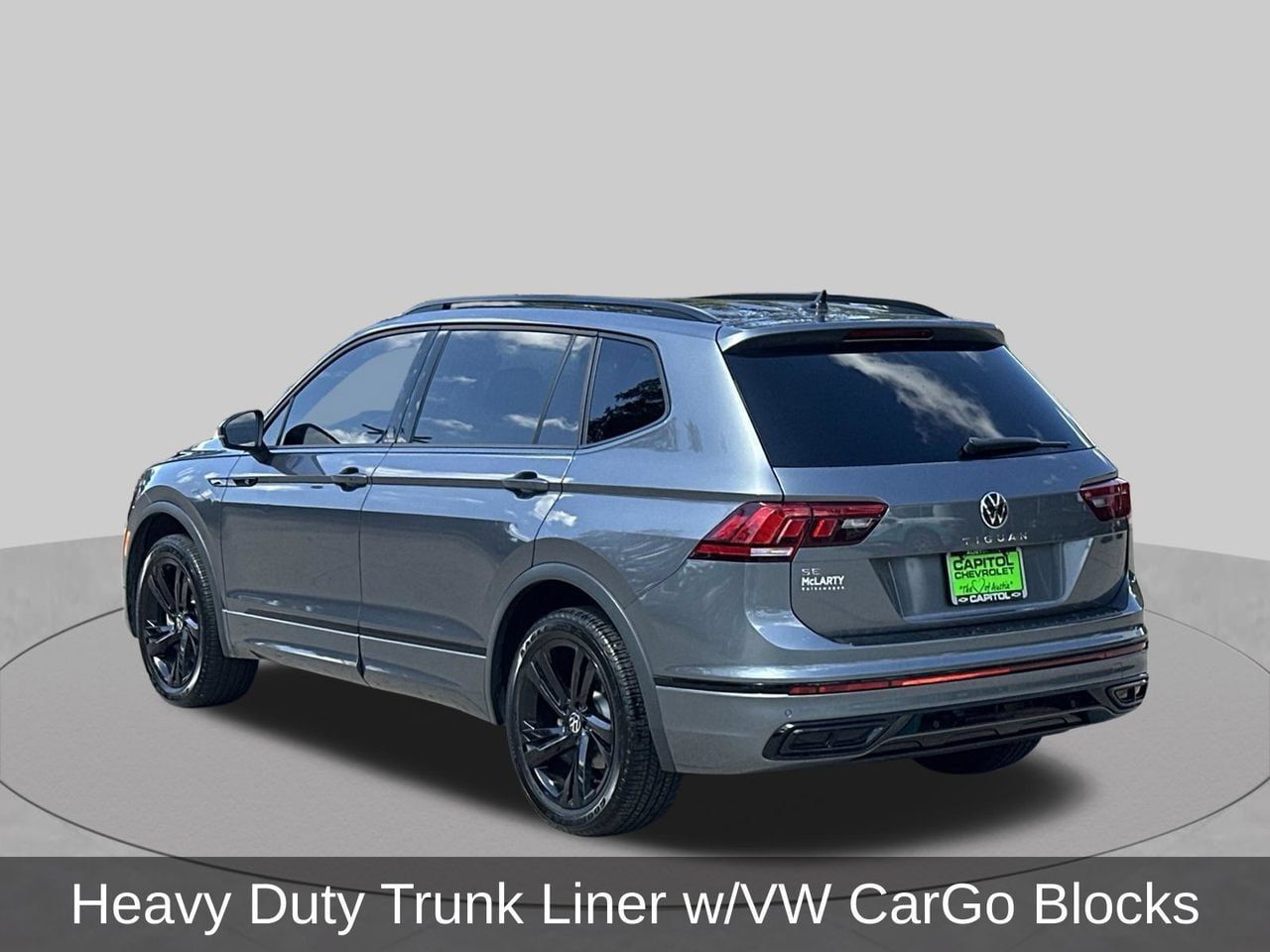 Used 2023 Volkswagen Tiguan SE R-Line FWD image 3