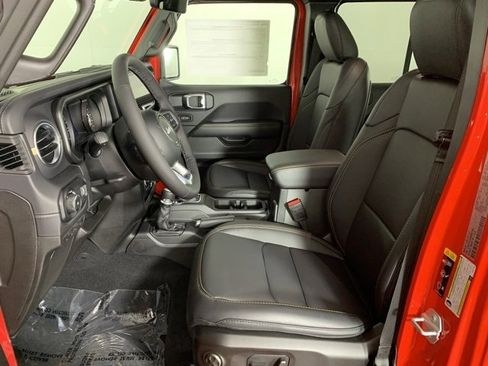 New 2025 Jeep Wrangler Unlimited Sahara image 11