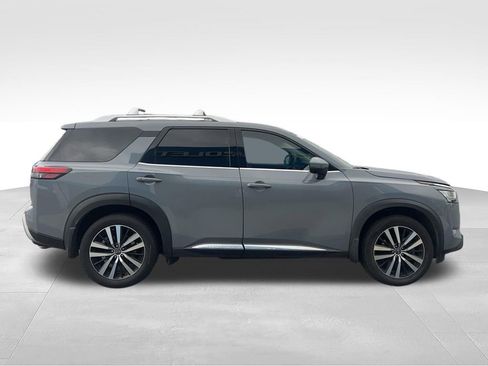 Used 2023 Nissan Pathfinder Platinum FWD image 40