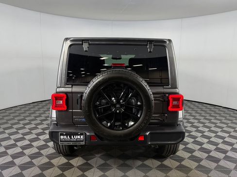 Used 2025 Jeep Wrangler Unlimited Sahara AWD/4WD image 8