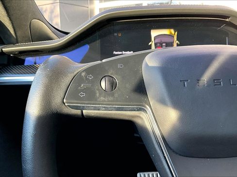 Used 2022 Tesla Model S Plaid image 17