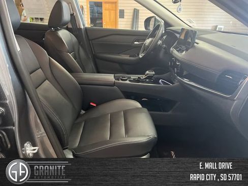 Used 2026 Nissan Rogue SL AWD/4WD image 34