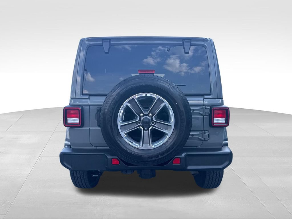 Used 2022 Jeep Wrangler Unlimited Sahara AWD/4WD image 9