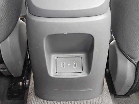 Used 2025 Hyundai Elantra SEL image 28