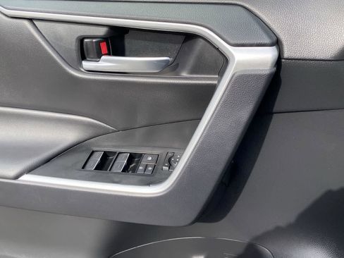 Used 2025 Toyota RAV4 XLE w/ Convenience Package image 19