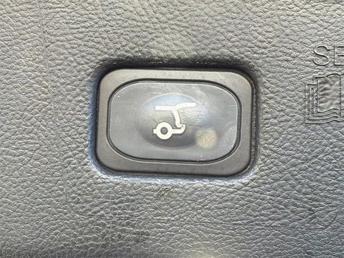 Used 2021 Ford Edge Titanium image 19