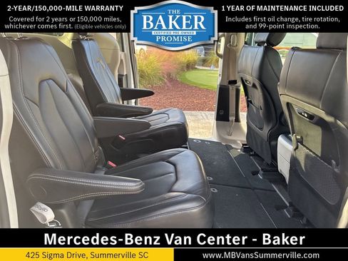 Used 2024 Chrysler Pacifica Touring-L image 27