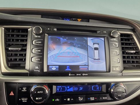 Used 2019 Toyota Highlander Limited image 15