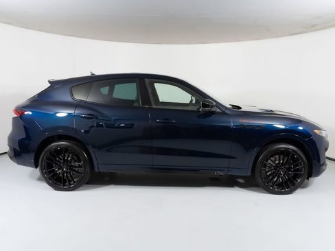 Used 2024 Maserati Levante Trofeo image 17