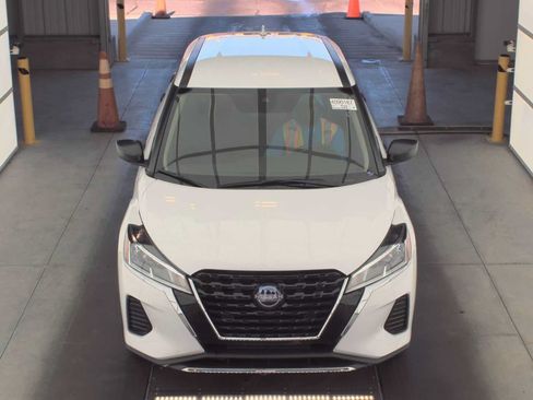 Used 2025 Nissan Kicks Play S FWD image 16