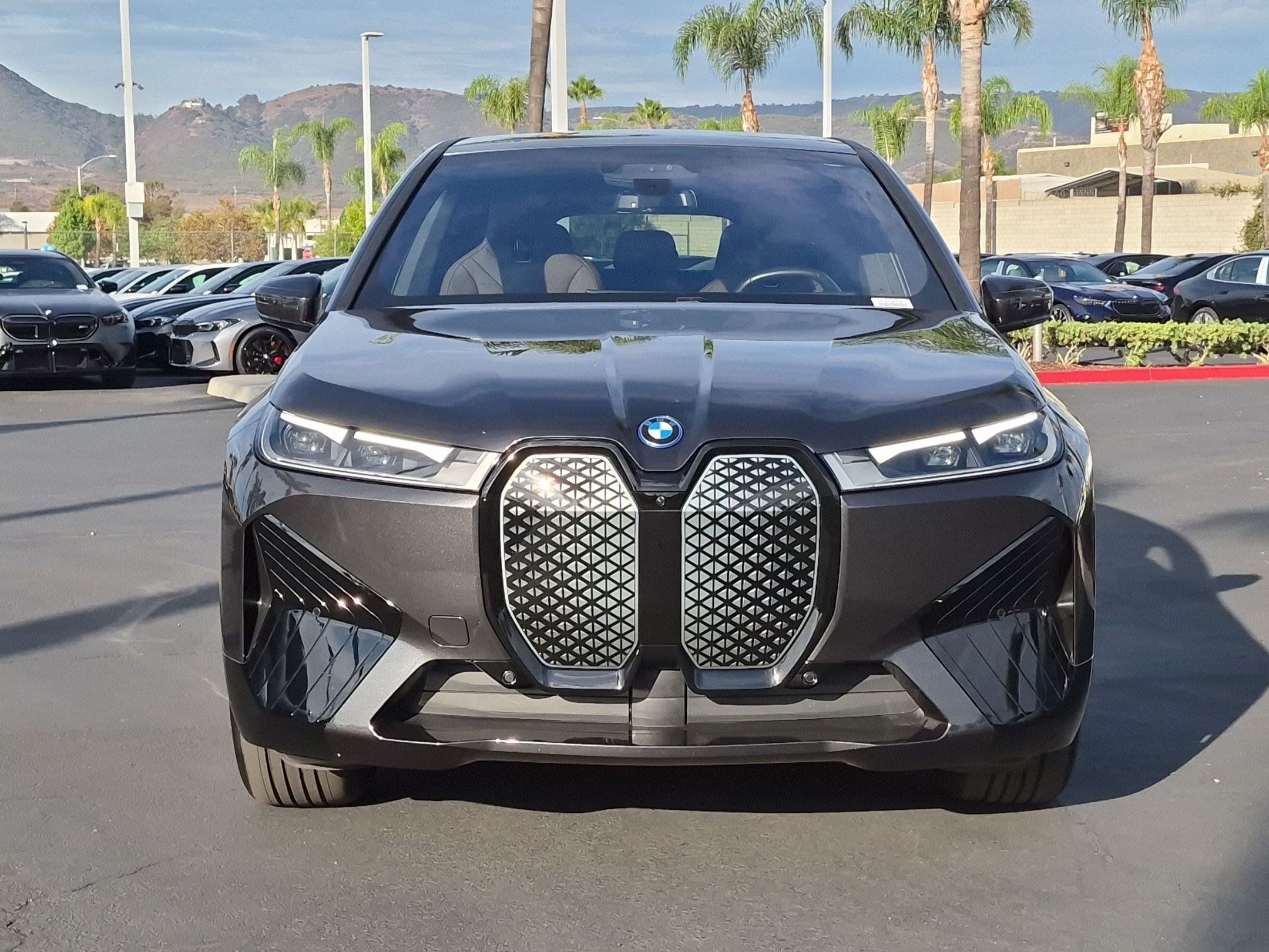 Certified 2025 BMW iX xDrive50 AWD/4WD image 3