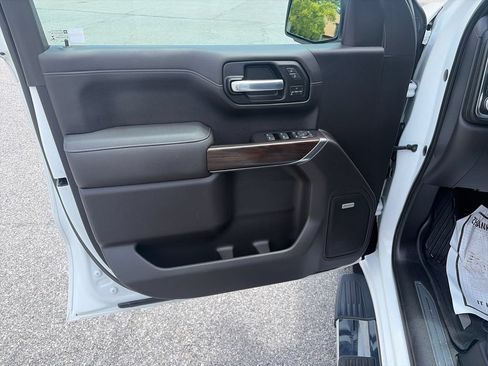 Used 2019 GMC Sierra 1500 SLT w/ SLT Premium Plus Package AWD/4WD image 11