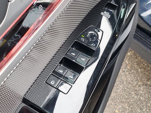 Used 2023 BMW 760i xDrive image 6