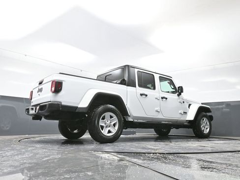 Used 2022 Jeep Gladiator Sport image 48