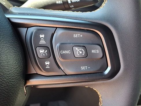 Used 2024 Jeep Wrangler Unlimited AWD/4WD image 21