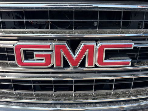 Used 2020 GMC Yukon XL SLT AWD/4WD image 12