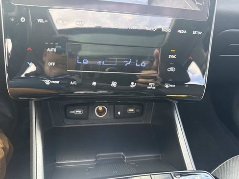 Certified 2023 Hyundai Tucson Limited AWD/4WD image 26