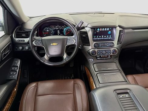 Used 2019 Chevrolet Suburban Premier w/ Premier Plus Edition AWD/4WD image 28