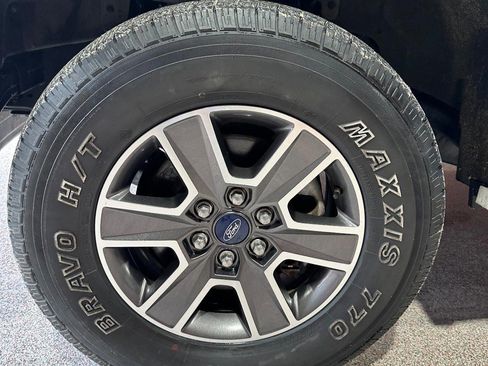 Used 2015 Ford F150 Lariat image 9