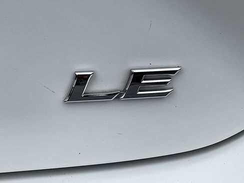 Used 2025 Toyota Camry LE image 8