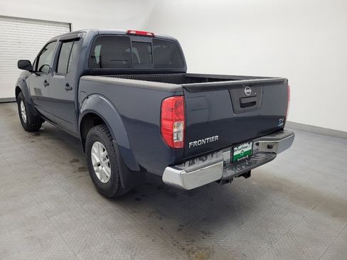 Used 2018 Nissan Frontier SV image 5
