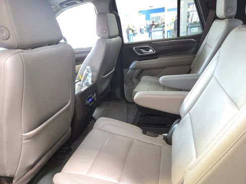 Used 2021 Chevrolet Tahoe Z71 w/ Luxury Package image 6