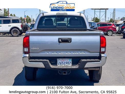 Used 2020 Toyota Tacoma SR5 AWD/4WD image 3