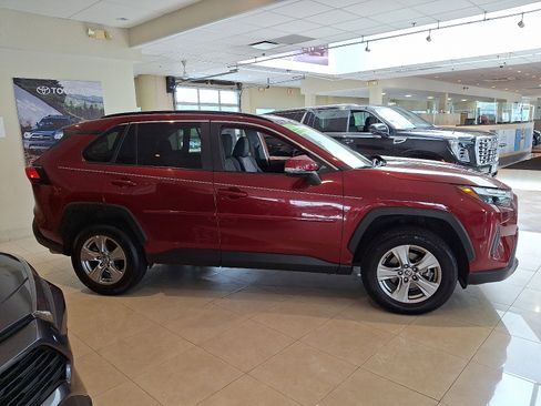 Certified 2022 Toyota RAV4 XLE image 7