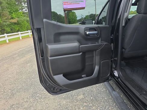 Used 2020 Chevrolet Silverado 1500 Custom w/ Custom Value Package AWD/4WD image 40