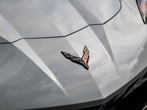 Used 2022 Chevrolet Corvette Stingray Coupe w/ Z51 Performance Package RWD image 10