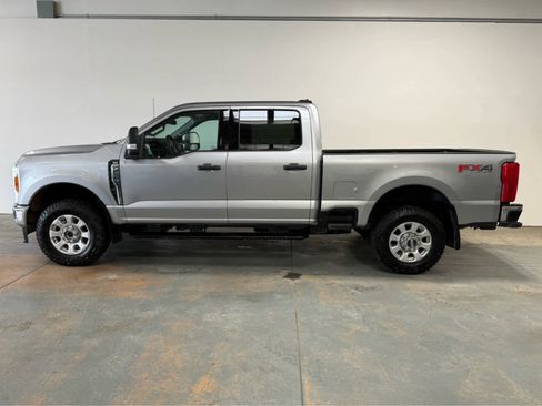 Used 2023 Ford F250 XLT w/ FX4 Off-Road Package image 2