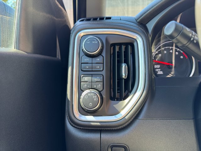 Used 2021 Chevrolet Silverado 1500 RST w/ Z71 Off-Road Package AWD/4WD image 23