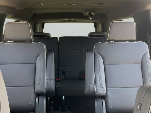 Used 2025 Chevrolet Suburban Premier AWD/4WD image 41