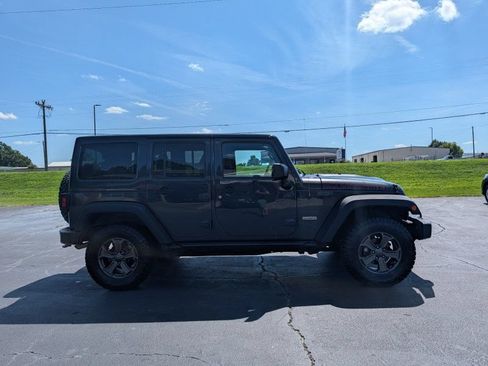 Used 2017 Jeep Wrangler Unlimited Rubicon AWD/4WD image 5