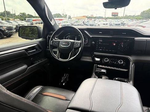 Used 2023 GMC Sierra 1500 AT4 w/ AT4 Premium Package AWD/4WD image 42