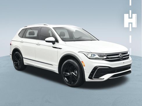 Used 2023 Volkswagen Tiguan SEL R-Line AWD/4WD image 2