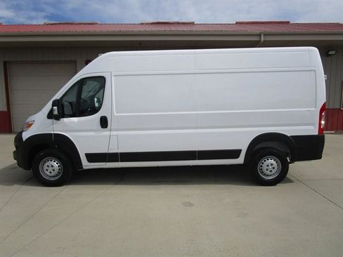 Used 2026 RAM ProMaster 2500 w/ Convenience Group FWD image 2
