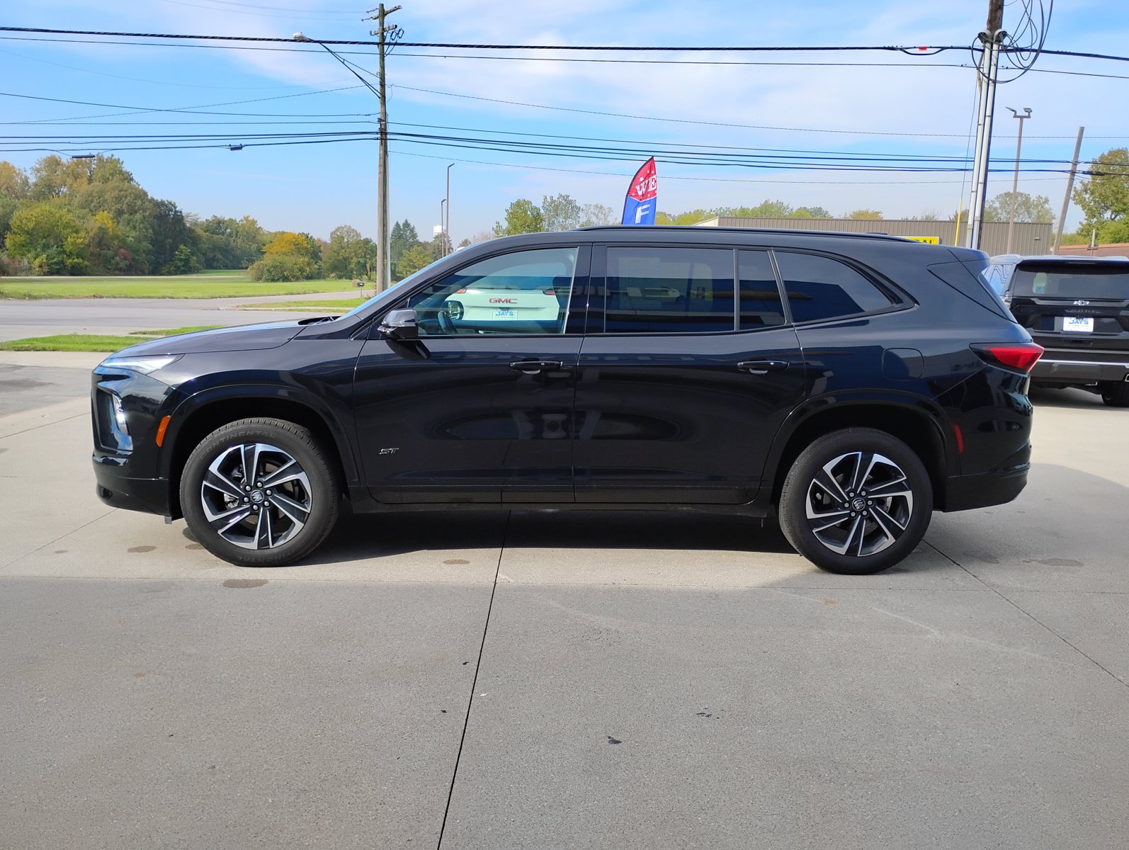 Used 2025 Buick Enclave Sport Touring FWD image 12
