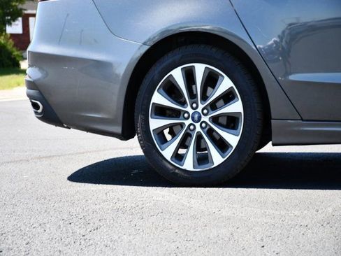 Used 2019 Ford Fusion SE AWD/4WD image 10