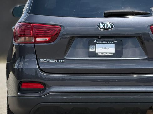 Used 2019 Kia Sorento FWD image 13