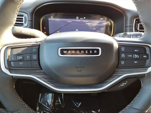 Used 2022 Jeep Wagoneer Series II image 16