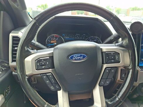 Used 2022 Ford F350 Platinum AWD/4WD image 19